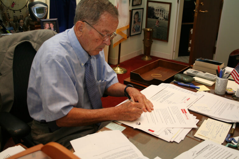 U.S. Sen. Ted Stevens (R-AK) signing pledge